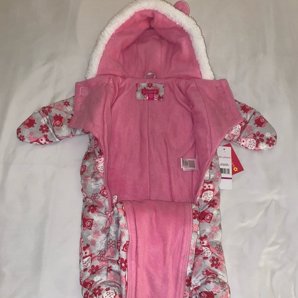 NWT Baby’s Snowsuit 0-3 Months - Picture 3 of 7